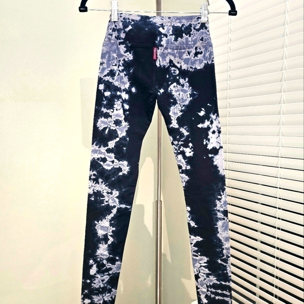 Hard Tail | Tie Dye Flat Top Leggings - Picture 4 of 8